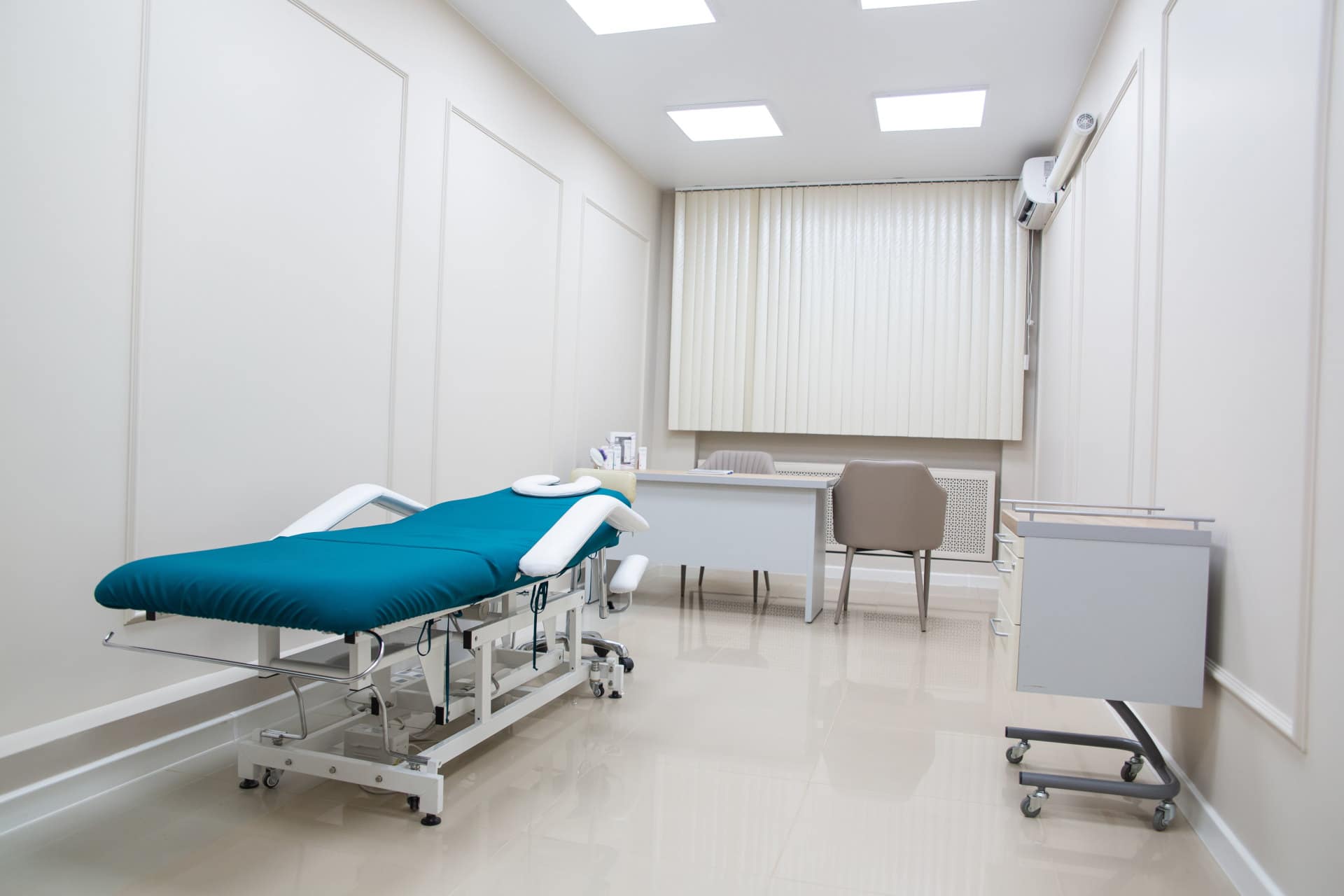 Outsourcing Your Medical Clinic Cleaning Services: What to Look for in a Provider