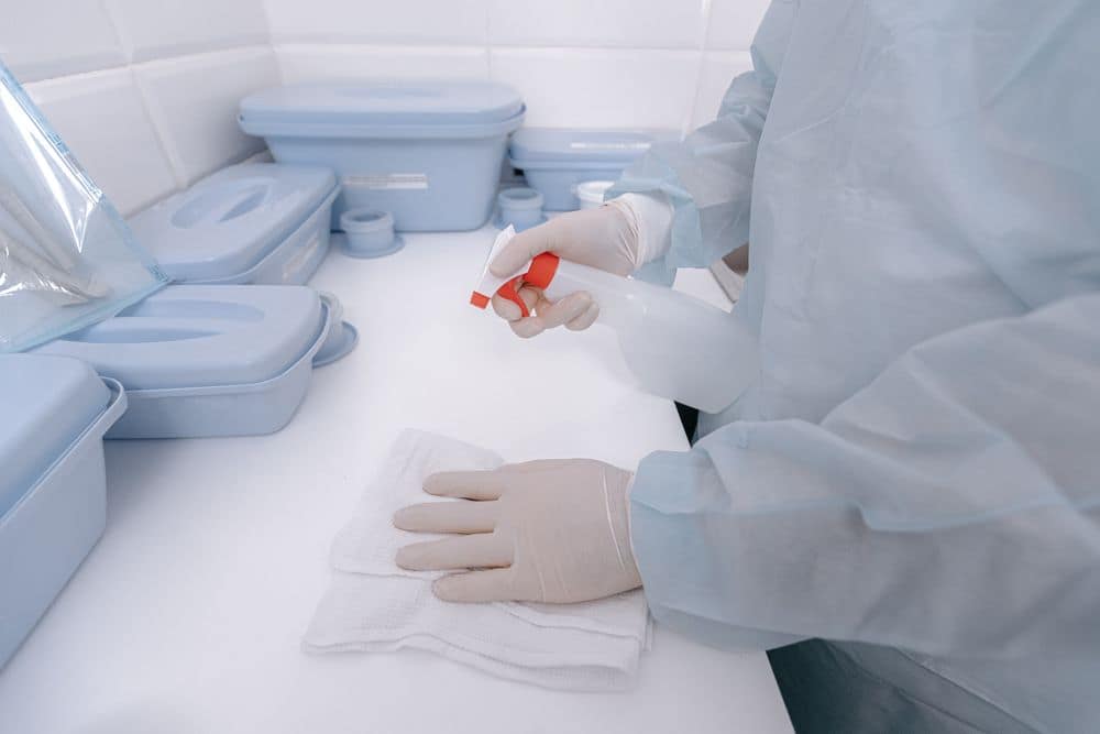 infection control in hospital 1000x667
