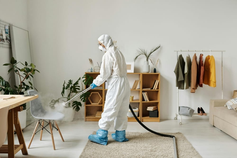 benefits of outsourcing cleaning services 1000x667