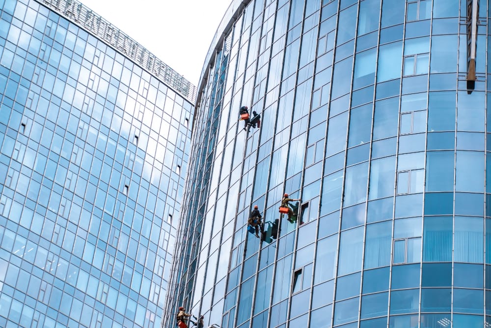 who can legally clean building exterior 1000x667